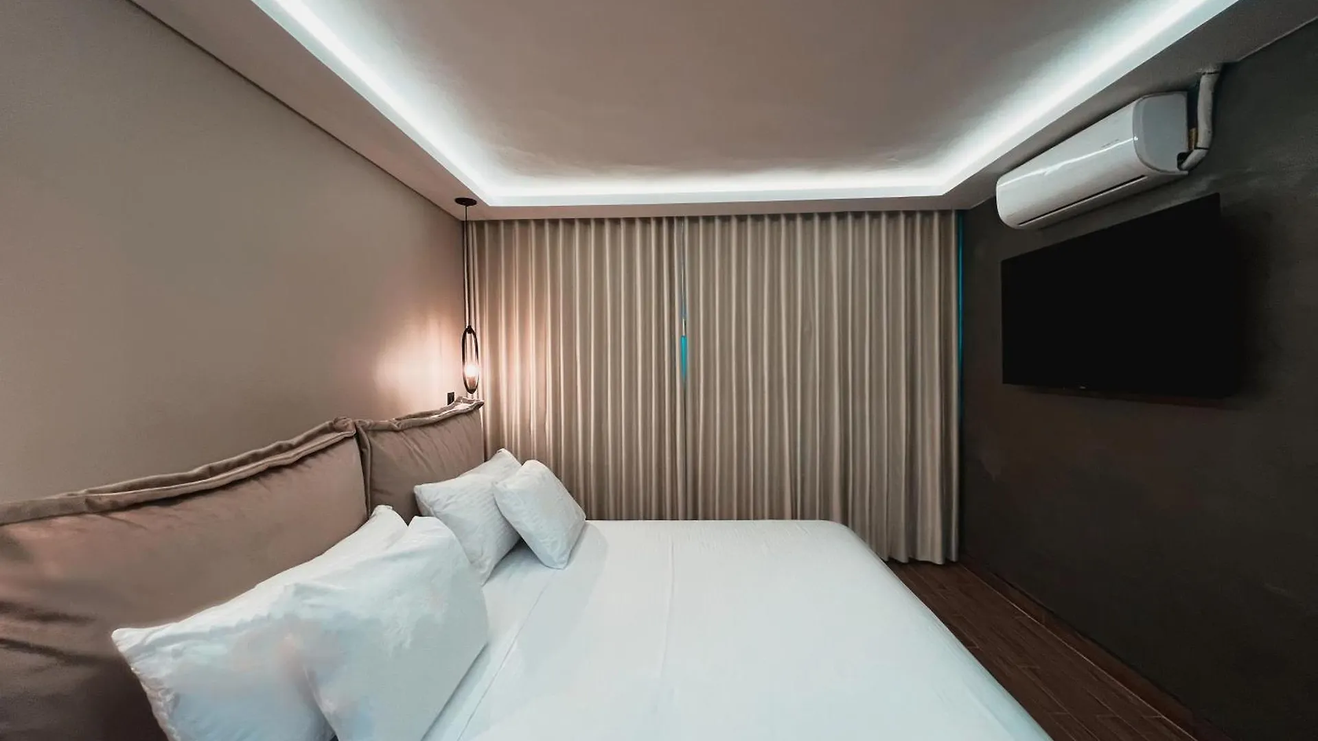 Luxury Palace Poblado Manila Medellin 0*,  Colombia