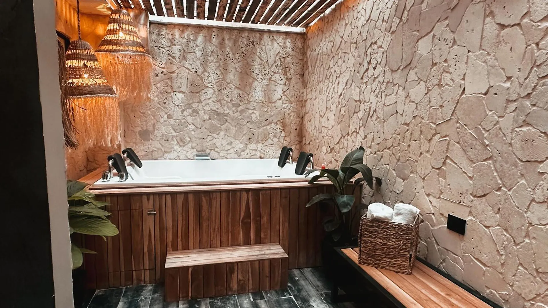 Luxury Palace Poblado Manila Medellin Colombia